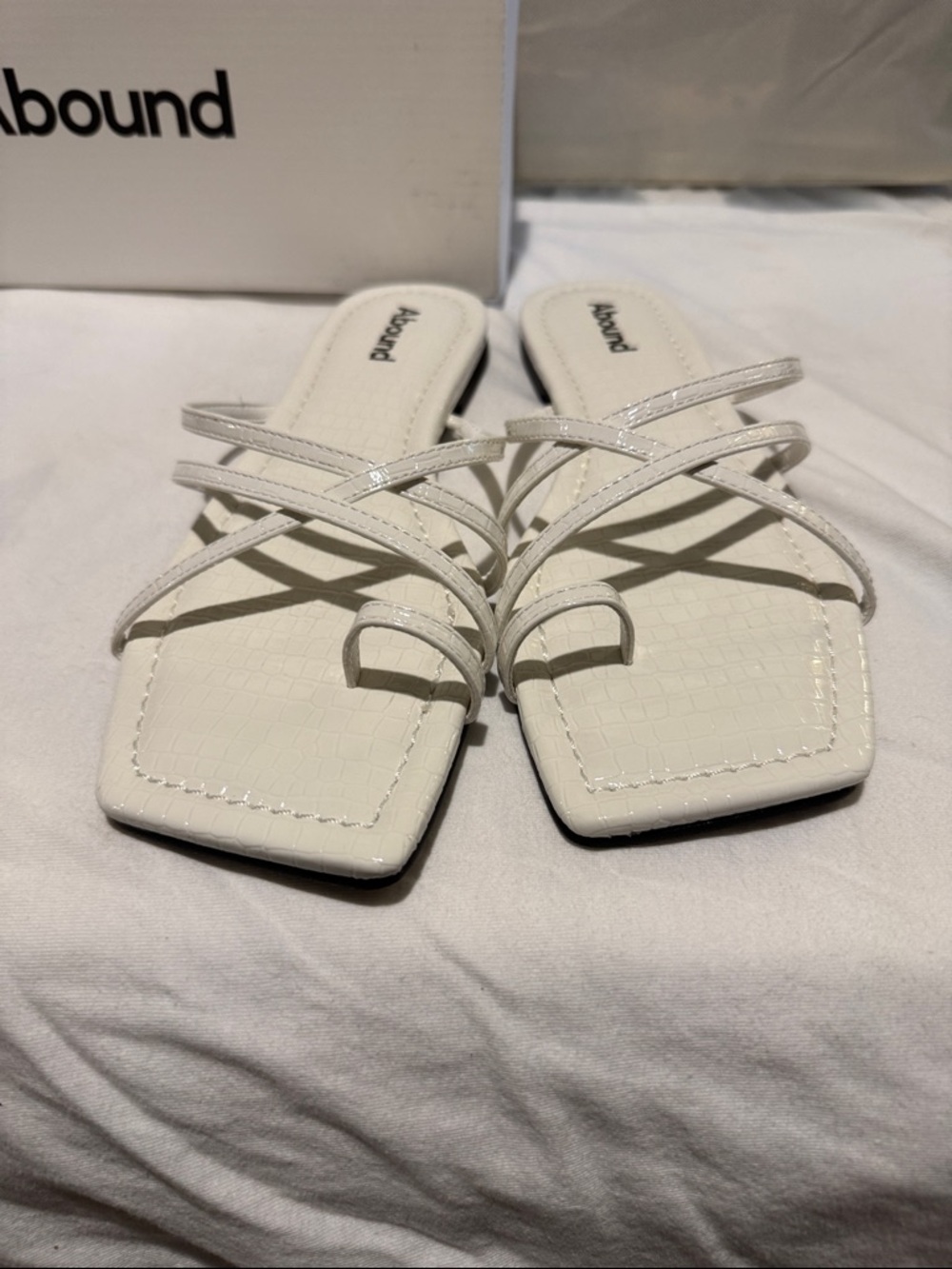 NIB Abound white sandals.